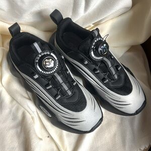 Brand new Boys sneaker size 5-6